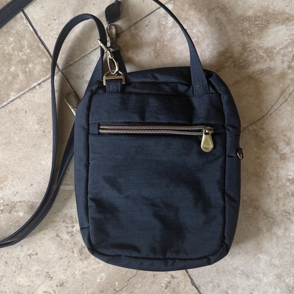 TRAVELON ladies Crossbody anti-/credit card protection travel purse perfect COND - Picture 5 of 8